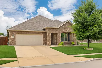 1020 Crest Breeze Drive, Fort Worth, TX 76052 - Photo 2