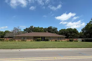1210 W Westhill Dr, Cleburne, TX 76033 - Photo 2