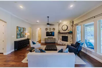 4653 Bronco Boulevard, Carrollton, TX 75010 - Photo 12