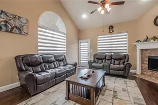2440 Kingsgate Dr, Little Elm, TX 75068 - Photo 4