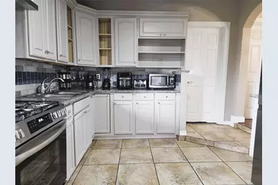 13973 Bee Street, Farmers Branch, TX 75234 - Photo 10