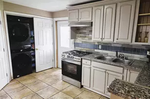 13973 Bee St, Farmers Branch, TX 75234 - Photo 12