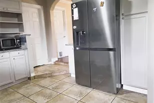 13973 Bee St, Farmers Branch, TX 75234 - Photo 2