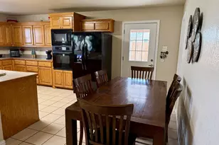 606 S Hubbard St, Alvord, TX 76225 - Photo 6