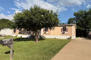 1344 Honeysuckle Dr, Mansfield, TX 76063 - Photo 2
