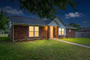 2534 Limestone Ln, Garland, TX 75040 - Photo 4