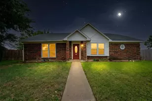 2534 Limestone Ln, Garland, TX 75040 - Photo 2