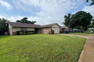 726 Ravencroft Dr, Garland, TX 75043 - Photo 2