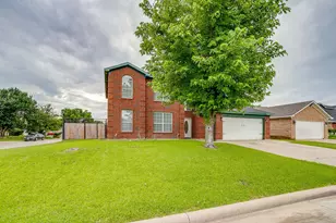 8601 Garden Springs Dr, Fort Worth, TX 76123 - Photo 2