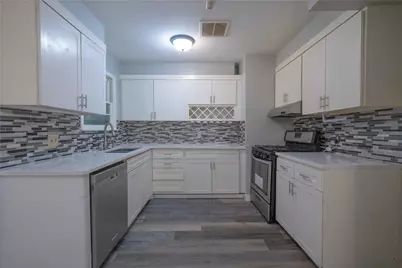 1209 E Lovers Lane, Arlington, TX 76010 - Photo 12