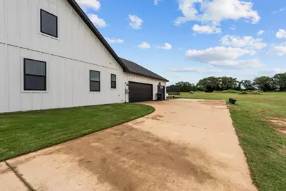 204 Zebrastone Way, Poolville, TX 76487 - Photo 32