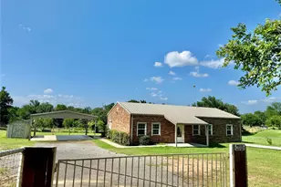 340 Lynch Bend Rd, Springtown, TX 76082 - Photo 1