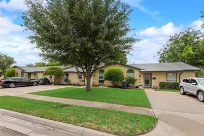 1032 Pleasant Valley Lane, Arlington, TX 76015 - Photo 4