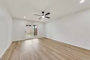 1032 Pleasant Valley Ln, Arlington, TX 76015 - Photo 10