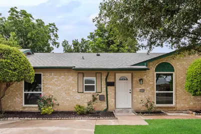 1032 Pleasant Valley Lane, Arlington, TX 76015 - Photo 1