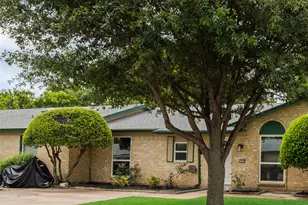 1032 Pleasant Valley Ln, Arlington, TX 76015 - Photo 2