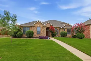 1818 Clear Summit Ln, Mansfield, TX 76063 - Photo 2