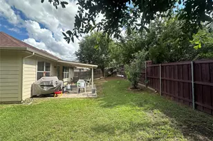 1803 Sea Gull Dr, Dallas, TX 75051 - Photo 4