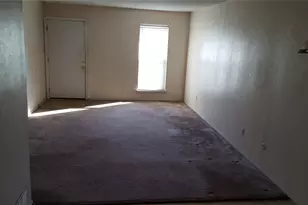1037 Southmoor Dr, Arlington, TX 76010 - Photo 4