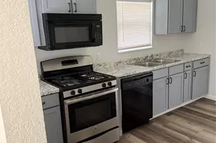 913 Hubert St, Waco, TX 76704 - Photo 8