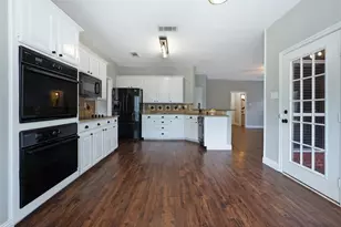 1803 Hunters Ridge Dr, Grapevine, TX 76051 - Photo 12