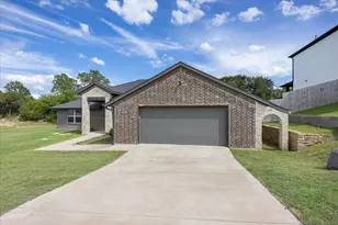 2123 Christine Dr, Granbury, TX 76048 - Photo 4