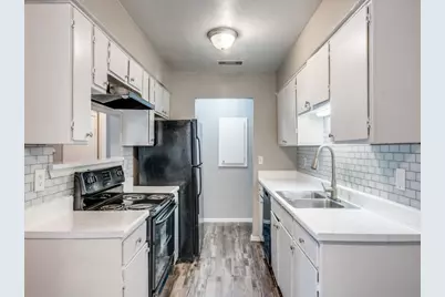 1122 Millview Drive #1704, Arlington, TX 76012 - Photo 4