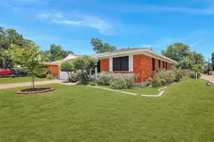 1422 Flamingo Ln, Garland, TX 75042 - Photo 1