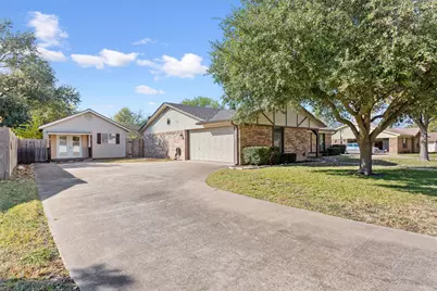 213 Bowie Lane, Hewitt, TX 76643 - Photo 2