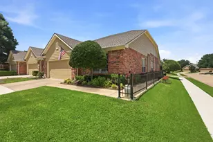 9825 Spire Ln, Plano, TX 75025 - Photo 2