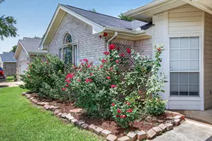 1704 N Bent Tree Trail, Grand Prairie, TX 75052 - Photo 2