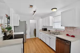 1704 N Bent Tree Trail, Grand Prairie, TX 75052 - Photo 6