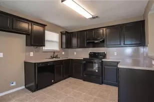 1512 Manitoba Ln, Glenn Heights, TX 75154 - Photo 6