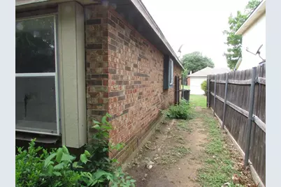 8337 Cloverglen Lane, Fort Worth, TX 76123 - Photo 4