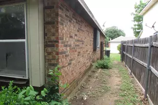 8337 Cloverglen Ln, Fort Worth, TX 76123 - Photo 4