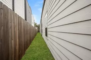 2216 Dyson St, Dallas, TX 75215 - Photo 2