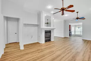 428 Shelby Dr, Burleson, TX 76028 - Photo 4