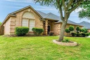 428 Shelby Dr, Burleson, TX 76028 - Photo 2