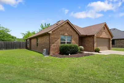 536 Brooke Street, Greenville, TX 75402 - Photo 2