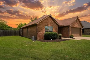 536 Brooke St, Greenville, TX 75402 - Photo 36