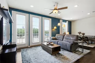 950 Henderson St, Fort Worth, TX 76102 - Photo 2