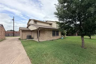 2412 Lakeview Cir, McKinney, TX 75072 - Photo 2
