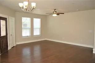 213 Lily Ln, Lewisville, TX 75057 - Photo 8