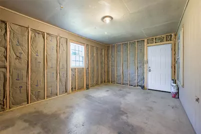 1119 Chester Street, Cleburne, TX 76033 - Photo 30