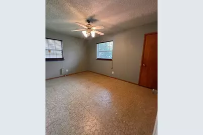 738 Cindy Lane, Grand Prairie, TX 75052 - Photo 14