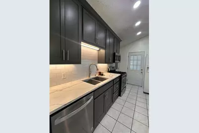 738 Cindy Lane, Grand Prairie, TX 75052 - Photo 4