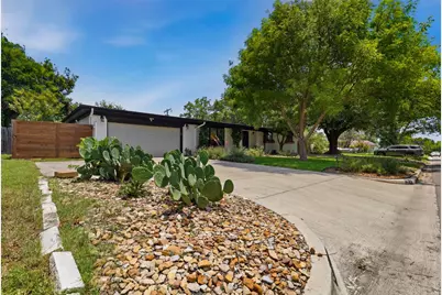 3817 Springbranch Drive, Benbrook, TX 76116 - Photo 4