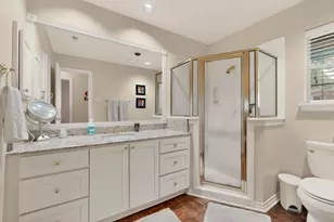 6917 Truxton Dr, Dallas, TX 75231 - Photo 32