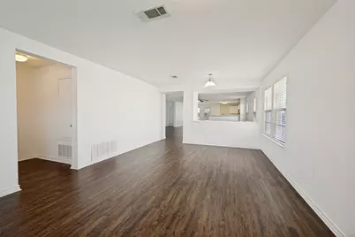 8013 Hidden Oaks Drive, Fort Worth, TX 76120 - Photo 4
