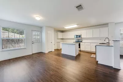 8013 Hidden Oaks Drive, Fort Worth, TX 76120 - Photo 10